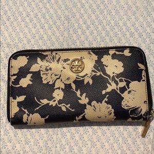 Tory Burch wallet